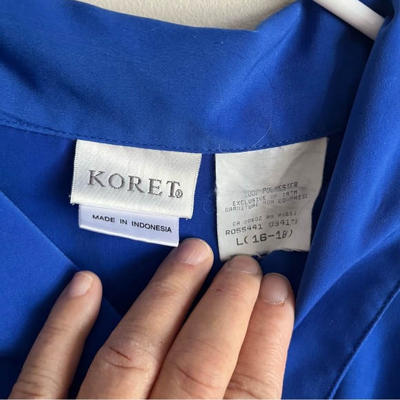 3/$40 Vintage Size Large (16-18) Koret blouse Electric Blue with Embroidery - Picture 5 of 5